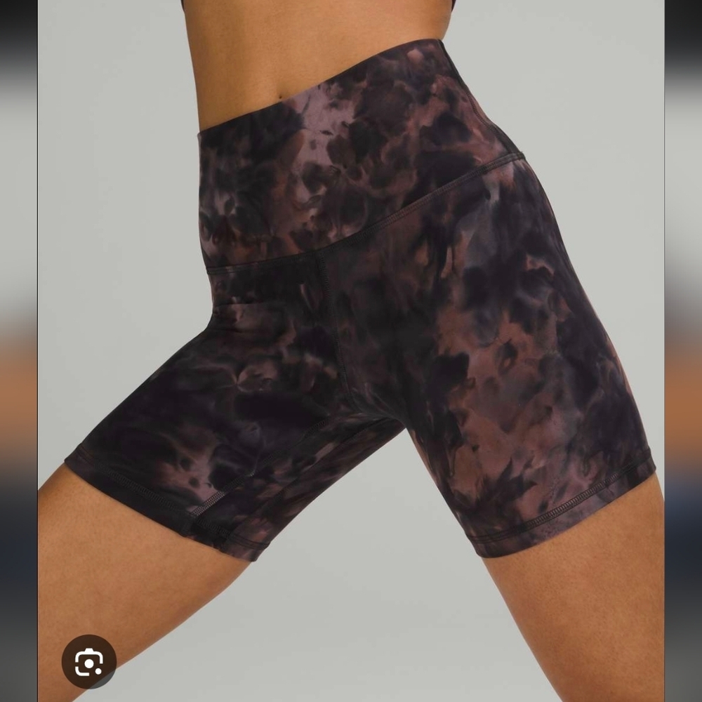 lululemon athletica Black and Brown Tie-Dye Bike Shorts..Size:4